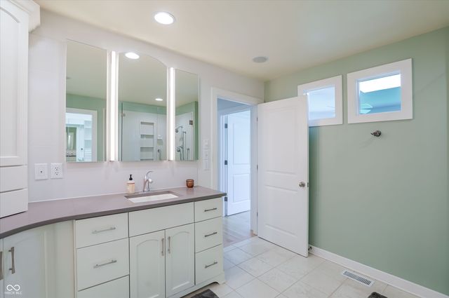 9202 Fanchon Drive, Zionsville, IN 46077