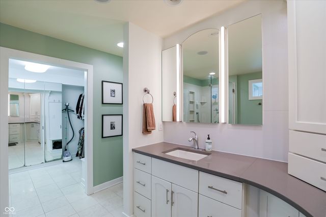 9202 Fanchon Drive, Zionsville, IN 46077