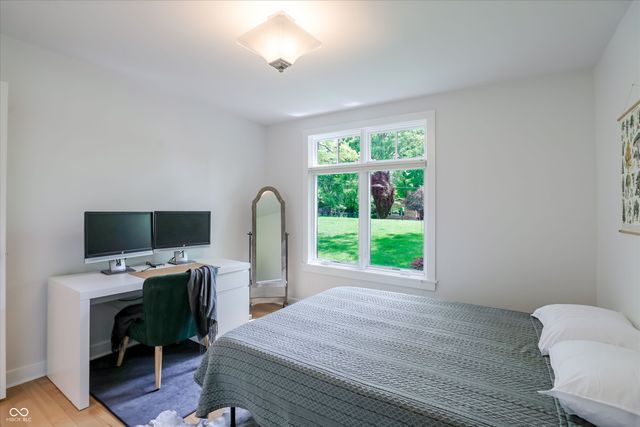 9202 Fanchon Drive, Zionsville, IN 46077