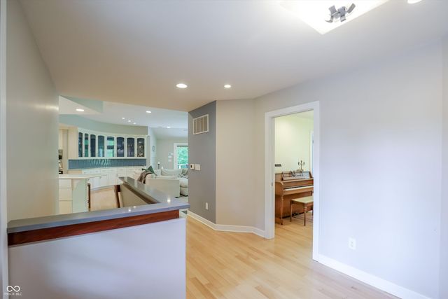 9202 Fanchon Drive, Zionsville, IN 46077