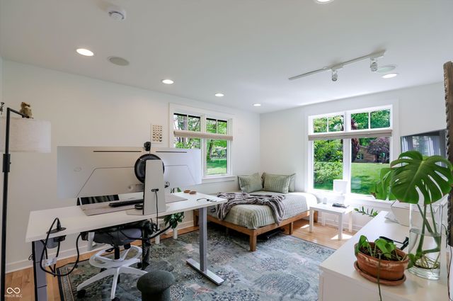 9202 Fanchon Drive, Zionsville, IN 46077