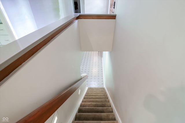 9202 Fanchon Drive, Zionsville, IN 46077