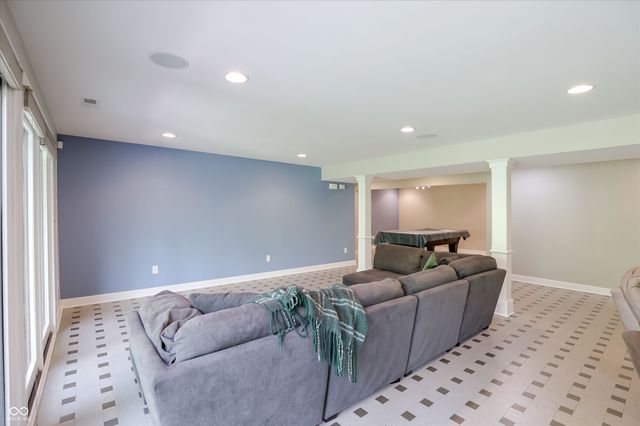 9202 Fanchon Drive, Zionsville, IN 46077