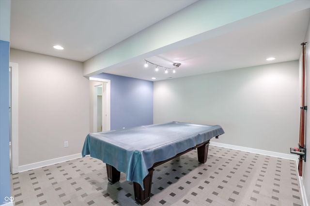 9202 Fanchon Drive, Zionsville, IN 46077