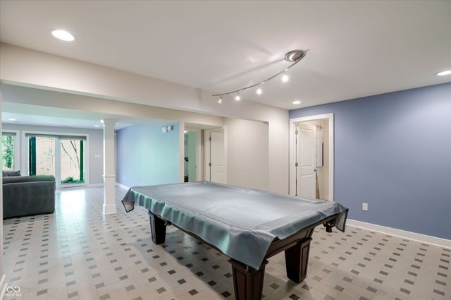9202 Fanchon Drive, Zionsville, IN 46077