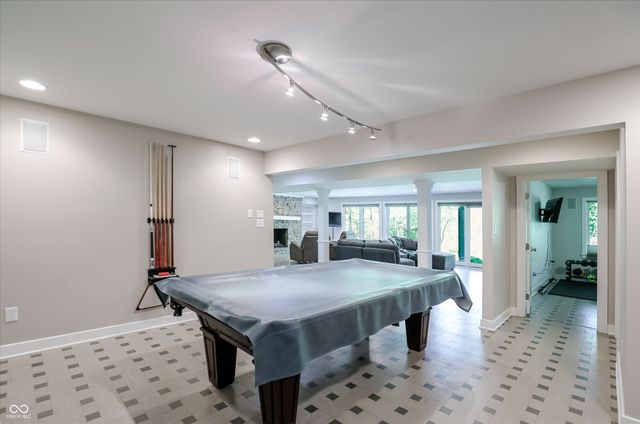 9202 Fanchon Drive, Zionsville, IN 46077