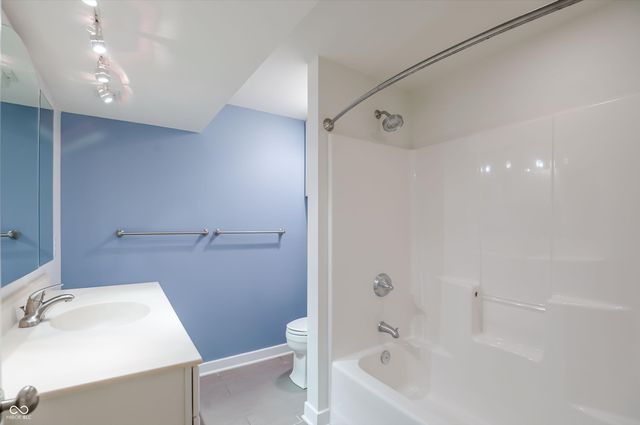9202 Fanchon Drive, Zionsville, IN 46077