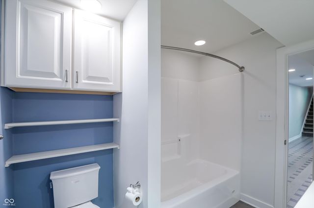 9202 Fanchon Drive, Zionsville, IN 46077