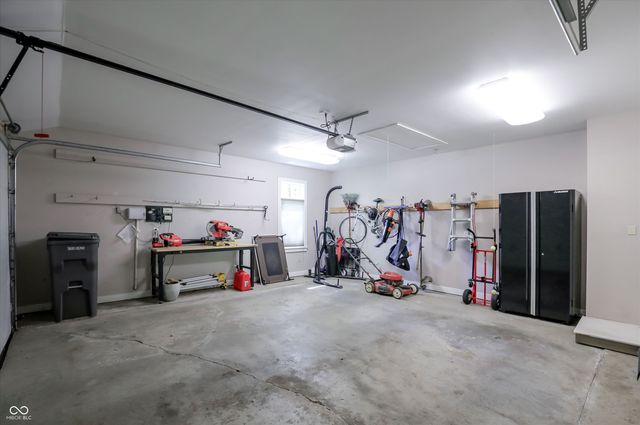 9202 Fanchon Drive, Zionsville, IN 46077