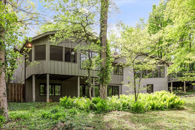 9202 Fanchon Drive, Zionsville, IN 46077
