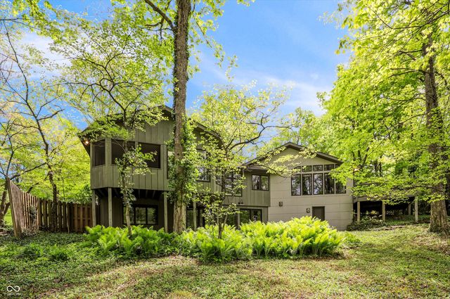 9202 Fanchon Drive, Zionsville, IN 46077