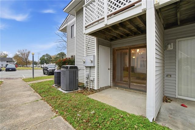 109 Roane Dr Apt C, Hampton, VA 23669