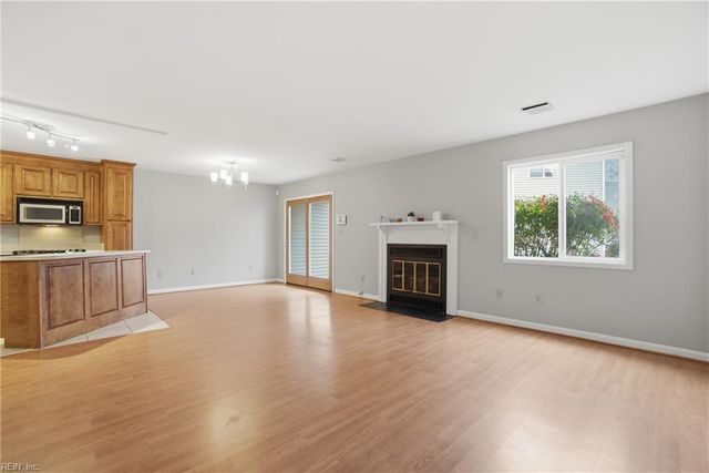 109 Roane Dr Apt C, Hampton, VA 23669