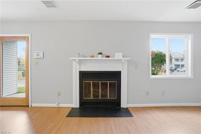 109 Roane Dr Apt C, Hampton, VA 23669