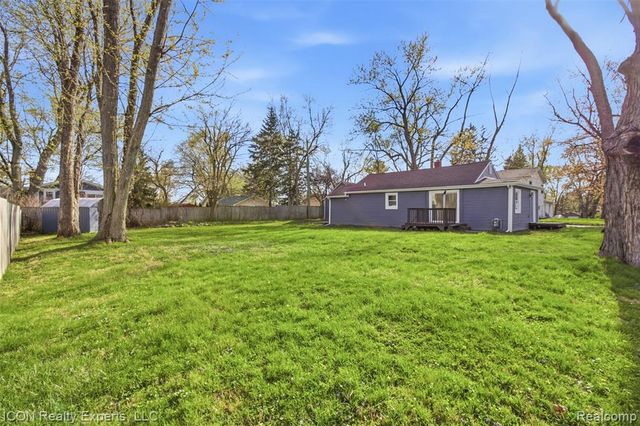 6759 Buckland Avenue, West Bloomfield, MI 48324