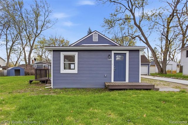 6759 Buckland Avenue, West Bloomfield, MI 48324