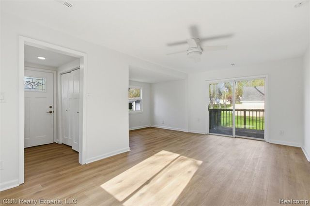6759 Buckland Avenue, West Bloomfield, MI 48324