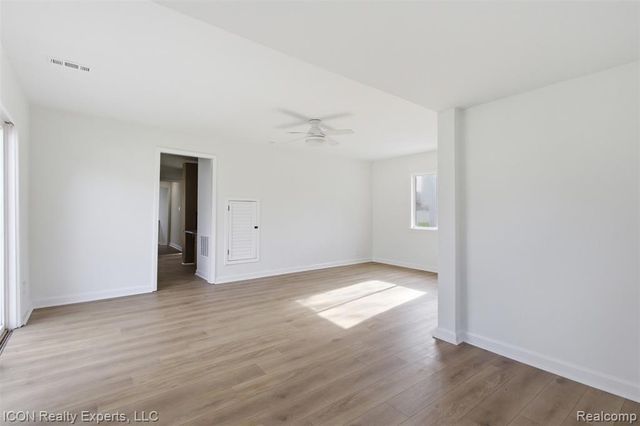 6759 Buckland Avenue, West Bloomfield, MI 48324