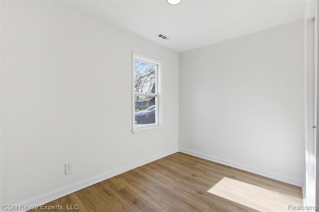 6759 Buckland Avenue, West Bloomfield, MI 48324
