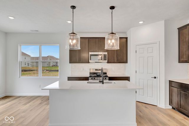 2311 Bear Oak Run, Shelbyville, IN 46176