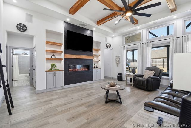 15903 E 106th Street North N, Owasso, OK 74055