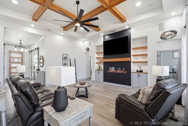 15903 E 106th Street North N, Owasso, OK 74055