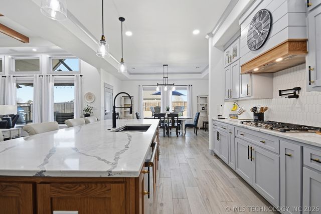 15903 E 106th Street North N, Owasso, OK 74055