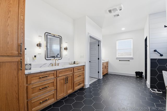 15903 E 106th Street North N, Owasso, OK 74055