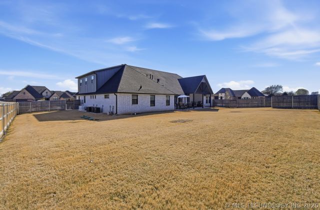 15903 E 106th Street North N, Owasso, OK 74055