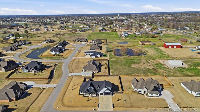 15903 E 106th Street North N, Owasso, OK 74055