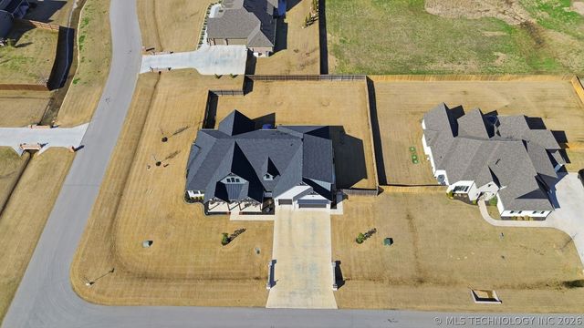 15903 E 106th Street North N, Owasso, OK 74055