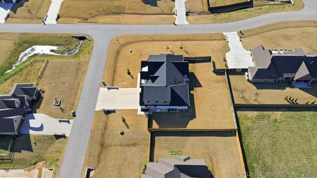 15903 E 106th Street North N, Owasso, OK 74055