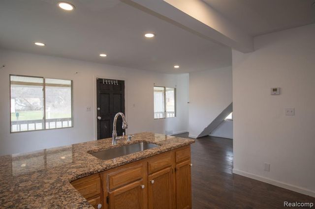 35799 Park Place, Romulus, MI 48174