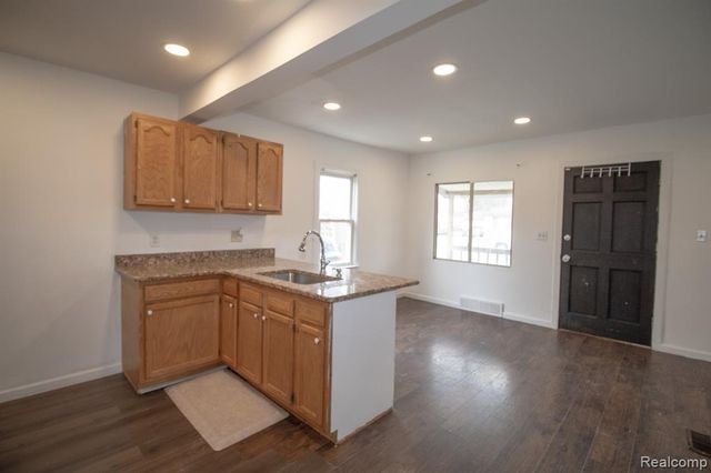 35799 Park Place, Romulus, MI 48174