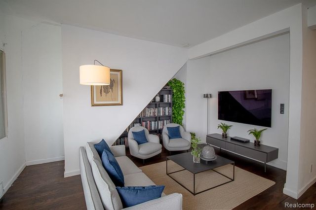 35799 Park Place, Romulus, MI 48174