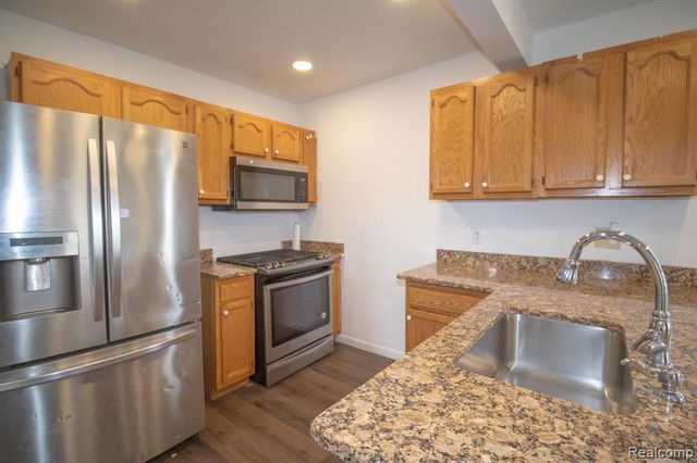 35799 Park Place, Romulus, MI 48174