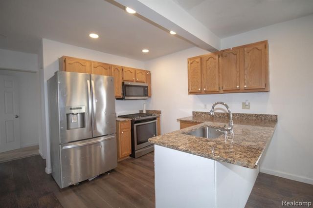 35799 Park Place, Romulus, MI 48174