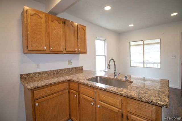 35799 Park Place, Romulus, MI 48174