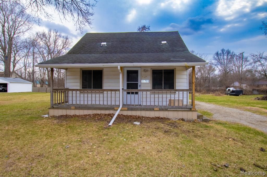 35799 Park Place, Romulus, MI 48174