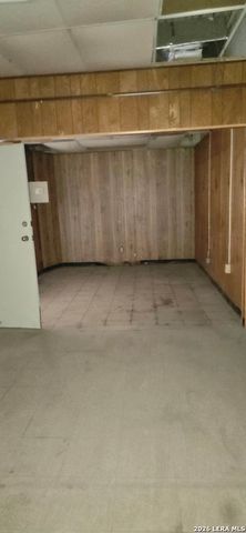 2638 W Southcross, San Antonio, TX 78211