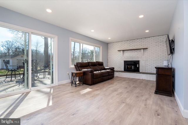 819 ELM DR, West River, MD 20778