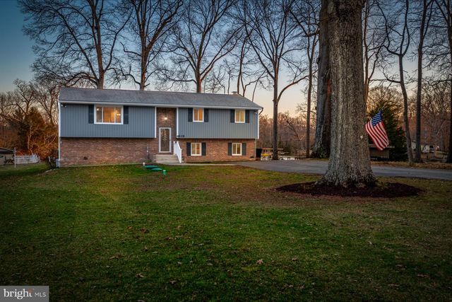 819 ELM DR, West River, MD 20778