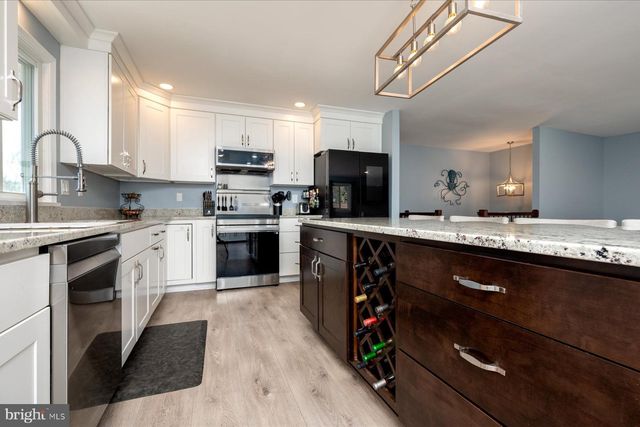 819 ELM DR, West River, MD 20778