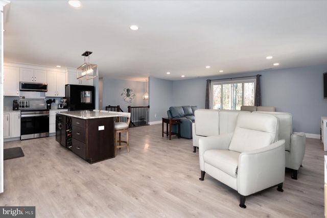 819 ELM DR, West River, MD 20778