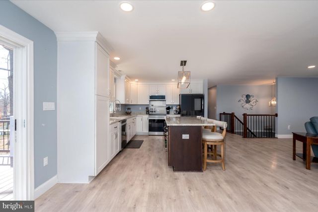 819 ELM DR, West River, MD 20778