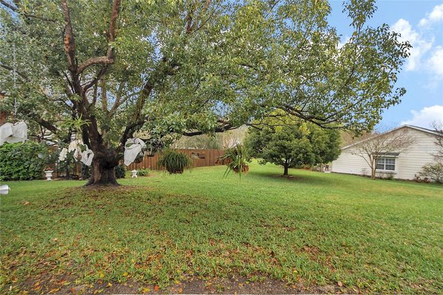 2416 SE 18TH CIRCLE, Ocala, FL 34471