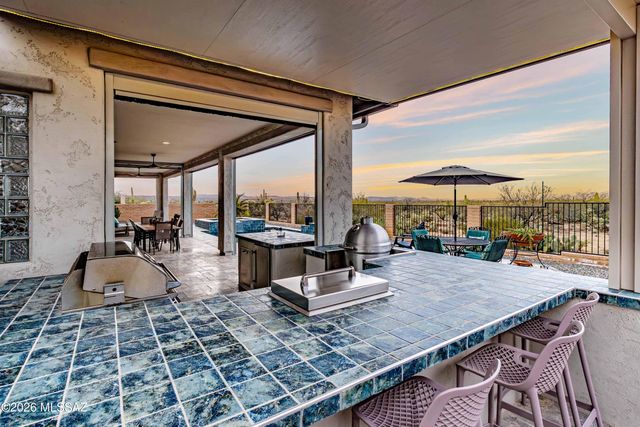 2459 E Copper Valley Way, Green Valley, AZ 85614