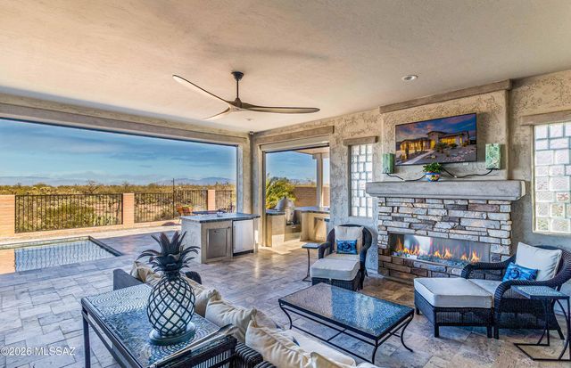 2459 E Copper Valley Way, Green Valley, AZ 85614