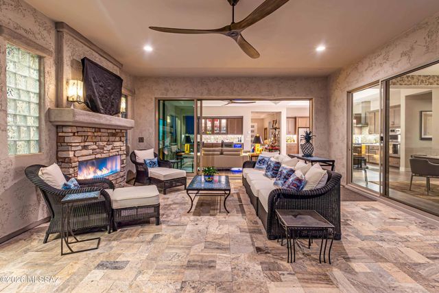 2459 E Copper Valley Way, Green Valley, AZ 85614