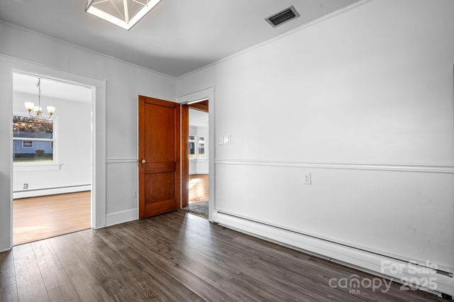 313 17th Street NW, Hickory, NC 28601